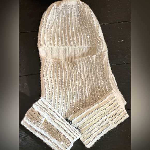 NWT RHINESTONE SKI Hat and Fingerless Gloves SET
Balaclava Hat & gloves Ivory - Picture 3 of 6